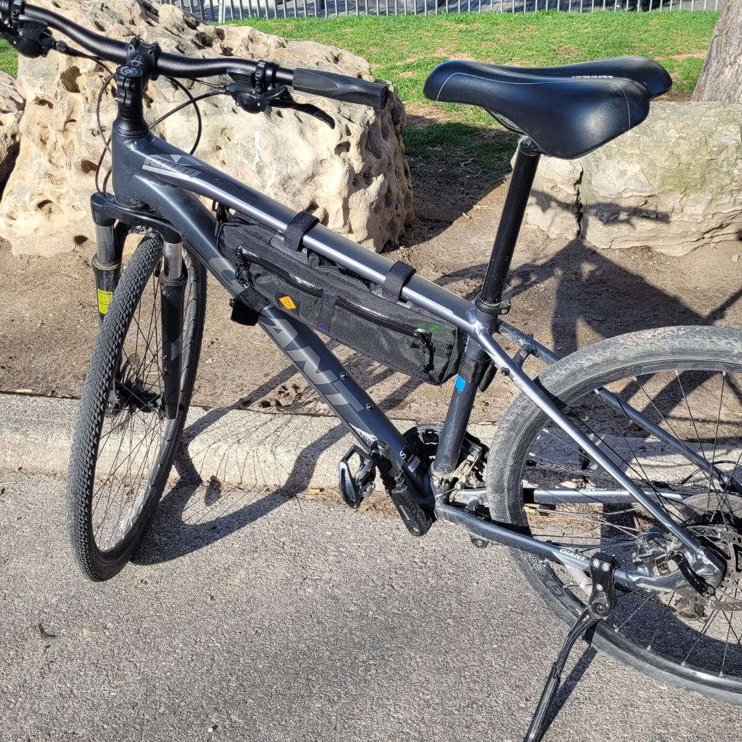 on_the_road_bags_bike_packing_bicycle_bags_gravel_canada_usa_frame_black_1